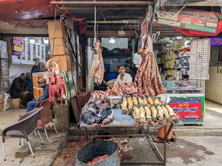 This might not look very hygieic, but Rawalpindi is a great place to try Pakistani street food