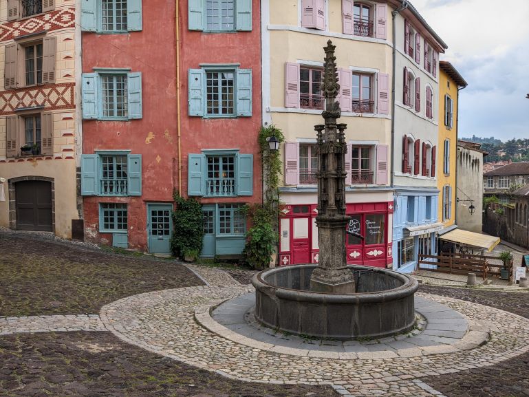 Just wandering around the old town is among the best things to do in le Puy en Velay