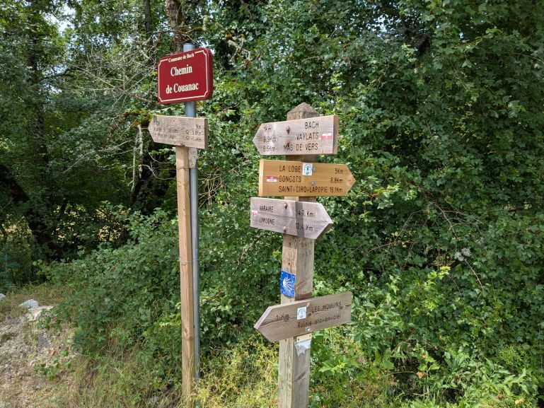 The Célé valley hike is well marked